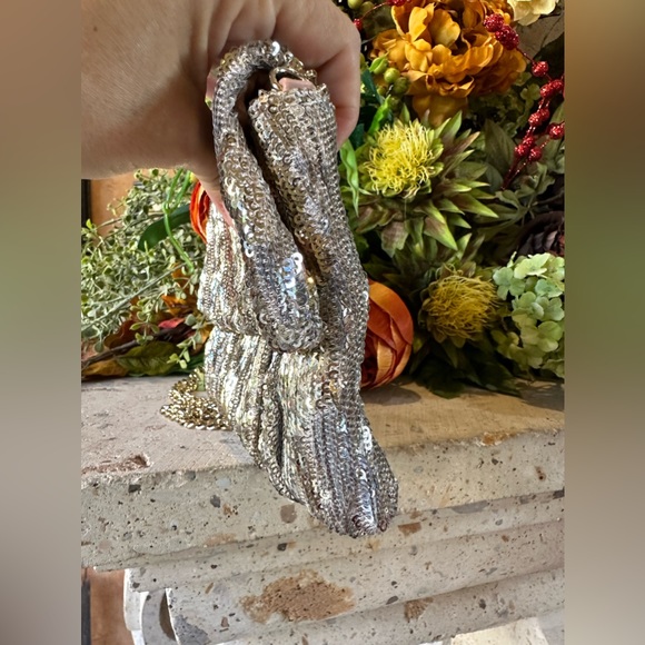 Beautiful Red Valentino Sequin Crossbody/ Clutch - Picture 4 of 7